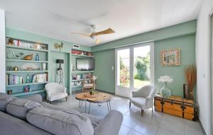 Maisons de vacances 3 Bedroom Beautiful Home In Remoulins : photos des chambres