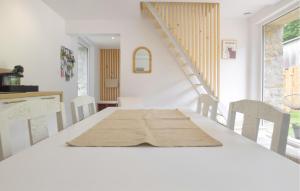 2 Bedroom Stunning Home In La Pernelle