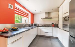 4 Bedroom Gorgeous Home In Bouguenais