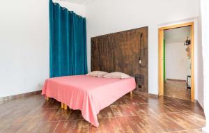 Maisons de vacances 4 Bedroom Gorgeous Home In Bouguenais : photos des chambres