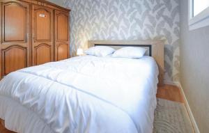 Maisons de vacances 3 Bedroom Beautiful Home In Lessay : photos des chambres