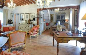 3 Bedroom Gorgeous Home In Deauville