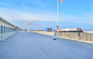 Maisons de vacances 3 Bedroom Gorgeous Home In Deauville : photos des chambres