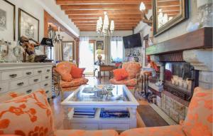 3 Bedroom Gorgeous Home In Deauville