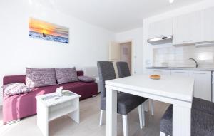 1 Bedroom Nice Apartment In Krk 