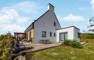 Maisons de vacances 4 Bedroom Cozy Home In Plouarzel : photos des chambres