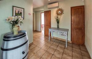 Maisons de vacances 4 Bedroom Cozy Home In Plouarzel : photos des chambres