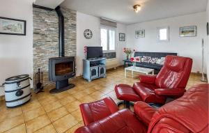 Maisons de vacances 4 Bedroom Cozy Home In Plouarzel : photos des chambres