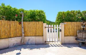 Maisons de vacances 1 Bedroom Gorgeous Home In Auriol : photos des chambres