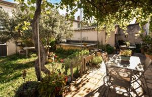 Cozy Apartment In Morières-Lès-Avignon