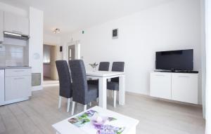 1 Bedroom Cozy Apartment In Krk 