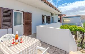 Stunning Apartment In Nin With Wifi