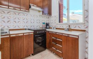 Stunning Apartment In Nin With Wifi