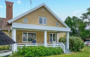 4 Bedroom Stunning Home In Vetlanda - Bruzaholm
