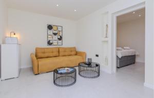 Cozy Apartment In Nin With Wifi 