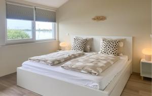 Nice Home In Wieringerwerf With Sauna