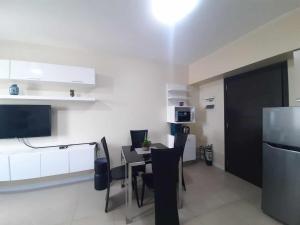 Serin Tagaytay West Tower