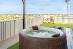 SkyPenthouse & SPA with FREE Parking