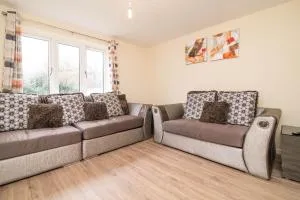 Quiet and Lovely 3-bed house parking and garden - 伍尔弗汉普顿