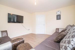 Quiet and Lovely 3-bed house parking and garden