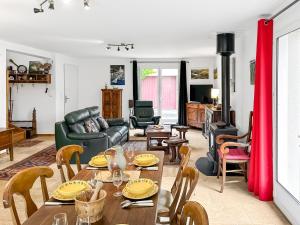 Maisons de vacances Nature et Bord d'Etang a Jars : photos des chambres
