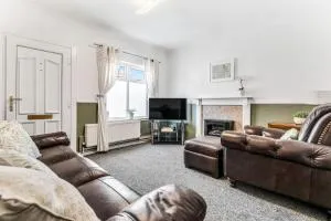 Silver Stag Properties, 2 BR Home in Town Centre - Donisthorpe