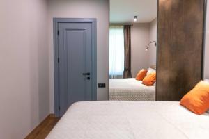 Central apartment with a swimming pool