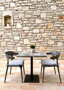 Elizabeth Apartments Himare