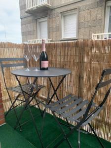 Appartements Le repaire des heros 150m plage parking prive - lesvoyagescolores : photos des chambres