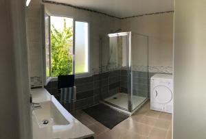 Maisons de vacances MAISON DE VACANCES 10-12 PERS - Plages et Sentier Douanier 7mn a pied : photos des chambres