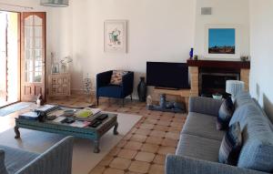 Lovely Home In Villamblard With Wifi