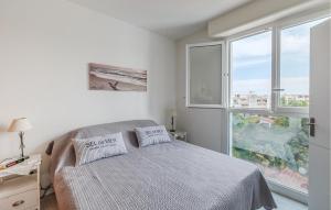 Appartements 1 Bedroom Awesome Apartment In Royan : photos des chambres