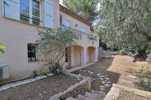 Maisons de vacances Villa climatisee de 195 m2 avec piscine privee : photos des chambres