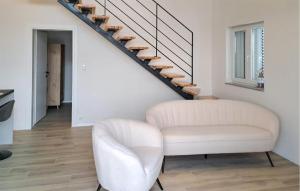 Stunning Apartment In Pirovac With Wifi