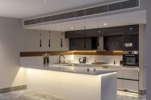 Three Bedroom Apartment Silver Palm
