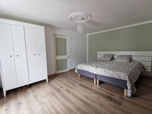 Maisons de vacances Sur le Quai - Vue sur le port - Exterieur Cosy : photos des chambres