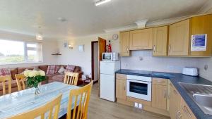 E44 Chyandrea, Riviere Towans