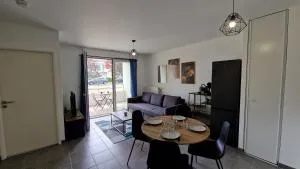 T2 avec Terrasse en ville, proche mer et campagne - Le Petit Gavy