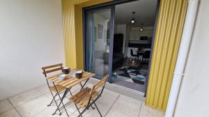 T2 avec Terrasse en ville, proche mer et campagne