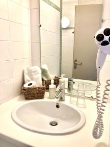 Hotels Hotel Les Fougeres - Hossegor : photos des chambres