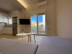 A Modern & Homely 1BR Apartment