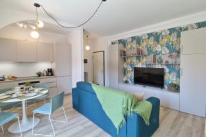 Appartamento bellissima vista lago, spiaggia privata,nuovo