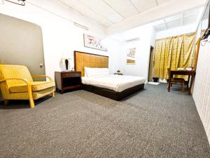 Sarina Hotel, Jeli