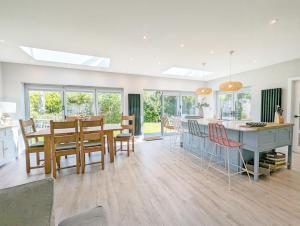One Elms Way - Sleeps 6 - West Wittering