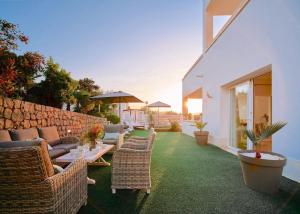 VILLA ROMEO 2km FROM IBIZA TOWN AND 1km FROM TALAMANCA BEACH