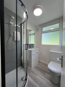 Spacious 2-bedroom chalet with amazing sundeck