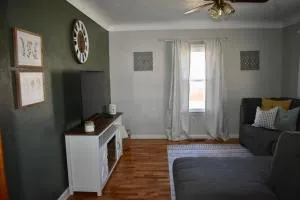 Cozy Garden House - Adrian