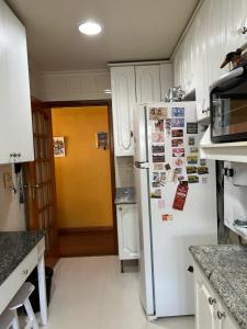 Apartamento de três quartos até seis pessoas Só consigo responder pergunta após o pagamento Antes do pagamento eu não tenho acesso para responder