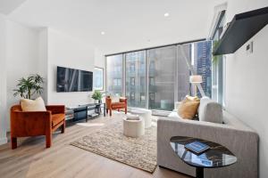 Opulent Suite at Westside Place