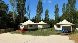 Campings Camping Le Bourdieu : photos des chambres